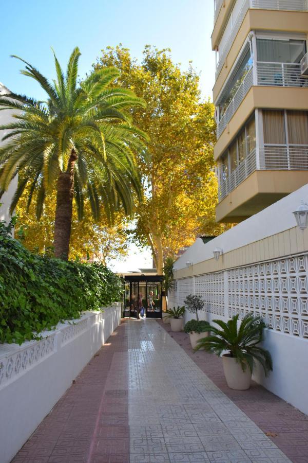 Los Caballos Vip Playa Levante Benidorm Buitenkant foto