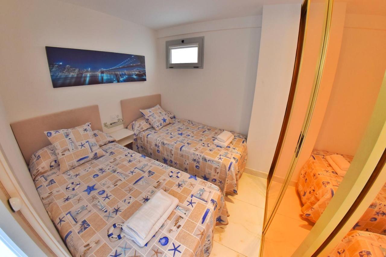 Los Caballos Vip Playa Levante Benidorm Buitenkant foto