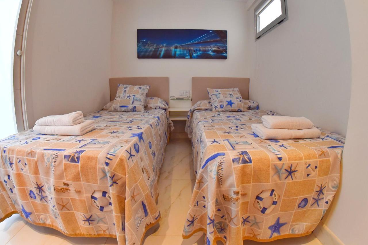 Los Caballos Vip Playa Levante Benidorm Buitenkant foto
