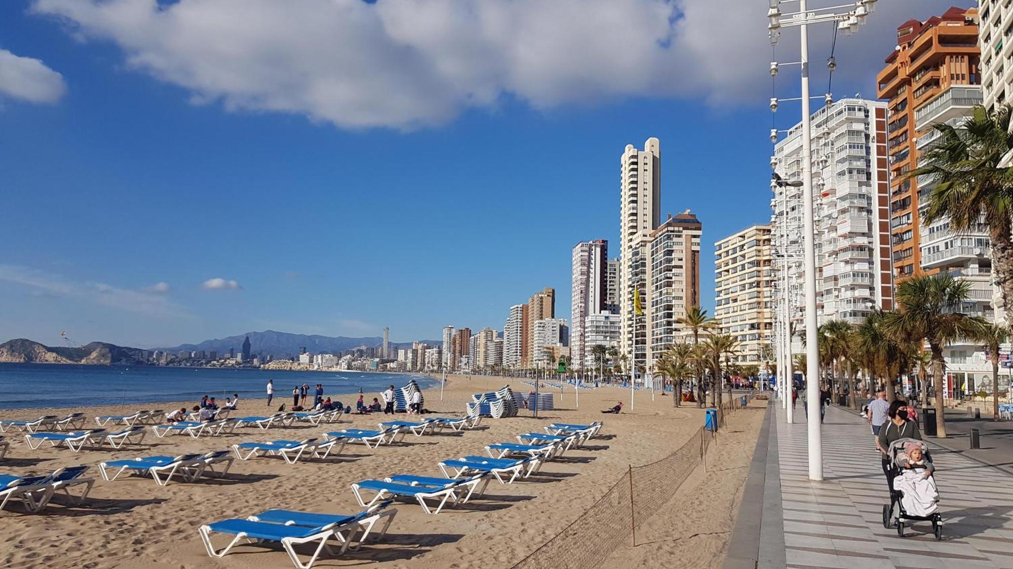 Los Caballos Vip Playa Levante Benidorm Buitenkant foto